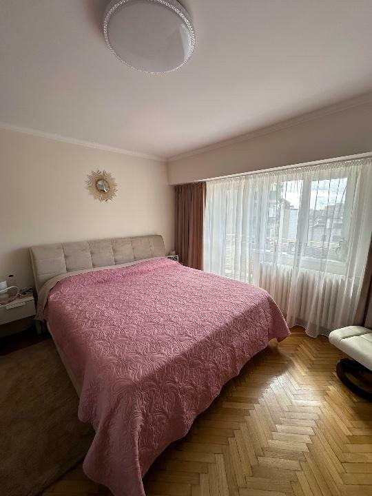 Apartament 3 camere - DECOMANDAT- Piata Unirii