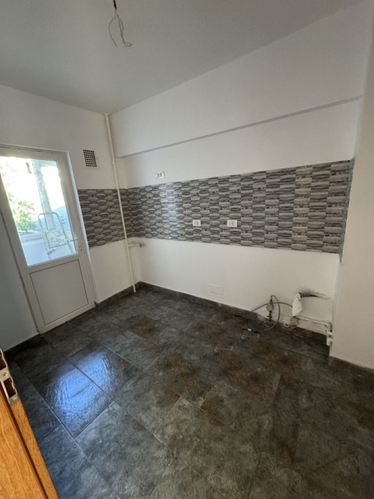 Apartament 2 camere semidecomandat - Stefan cel Mare -risc 2