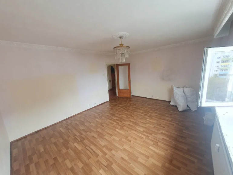 Apartament 3 camere-decomandat -zona Panduri