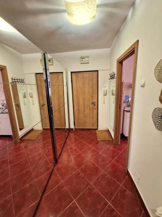 APARTAMENT 3 CAMERE - OBOR - BISERICA SF. DUMITRU