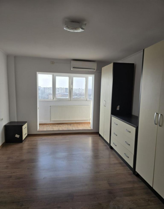 Apartament 4 camere Aparatorii Patriei- Centrala Propie