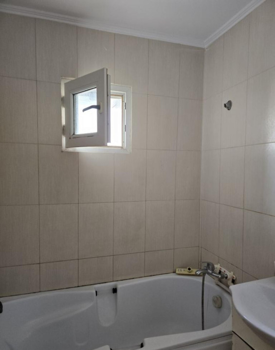 Apartament 4 camere Aparatorii Patriei- Centrala Propie