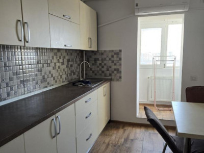 Apartament 4 camere Aparatorii Patriei- Centrala Propie