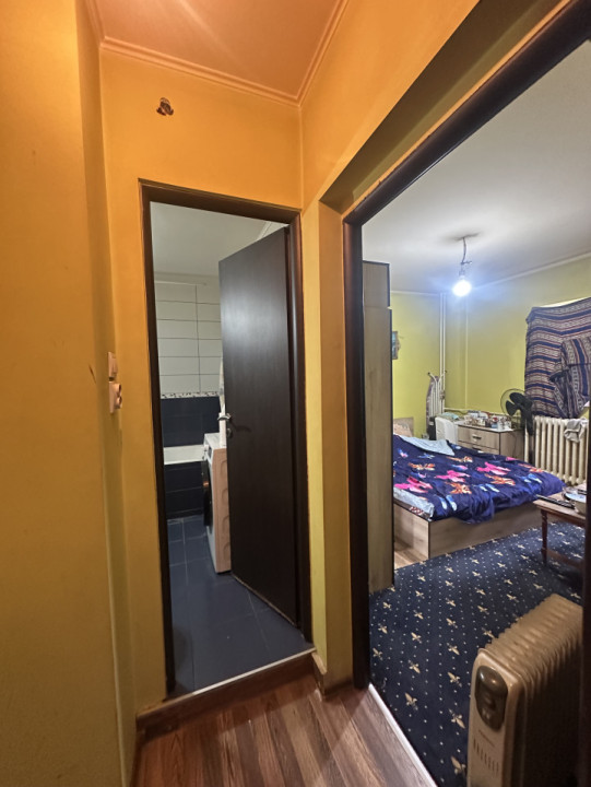 Apartament 4 camere - semidecomandat-Sos.Oltenitei -  Berceni