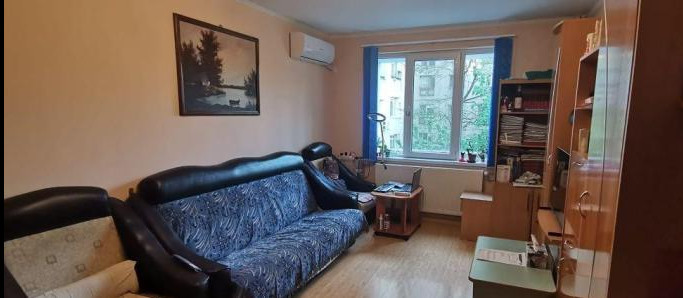 Apartament 4 camere-semidecomandat-zona Mega Mall