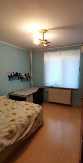 Apartament 4 camere-semidecomandat-zona Mega Mall