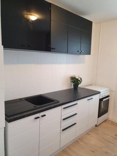 Apartament -3 camere -decomandat-Zona Teiul Doamnei