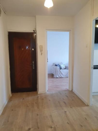 Apartament -3 camere -decomandat-Zona Teiul Doamnei
