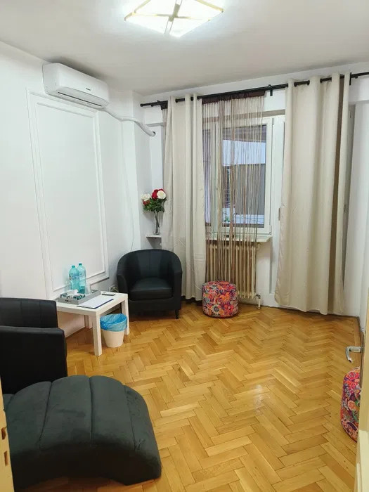 Apartament 4 Camere- zona Primaverii