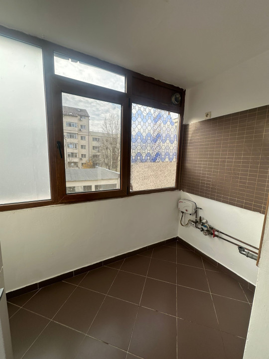 Apartament 2 camere decomandat-Radovanu-Colentina 