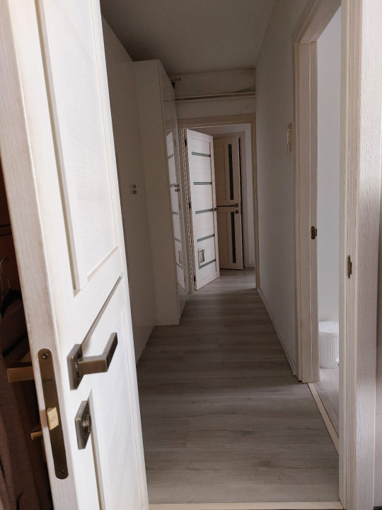 Apartament -4 camere -decomandat-Soseaua Alexandriei/ Piata Rahova.