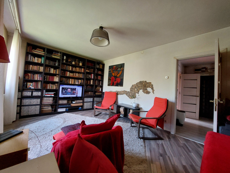 Apartament -4 camere -decomandat-Soseaua Alexandriei/ Piata Rahova.
