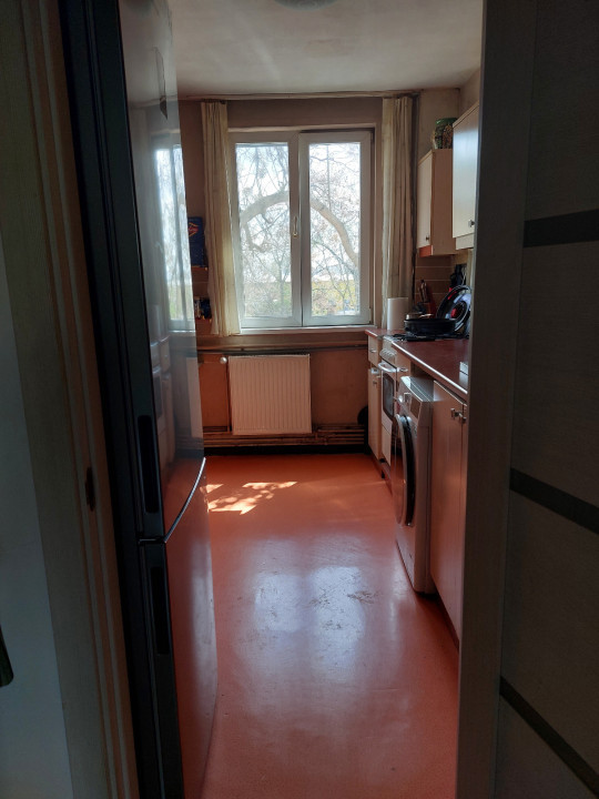 Apartament -4 camere -decomandat-Soseaua Alexandriei/ Piata Rahova.