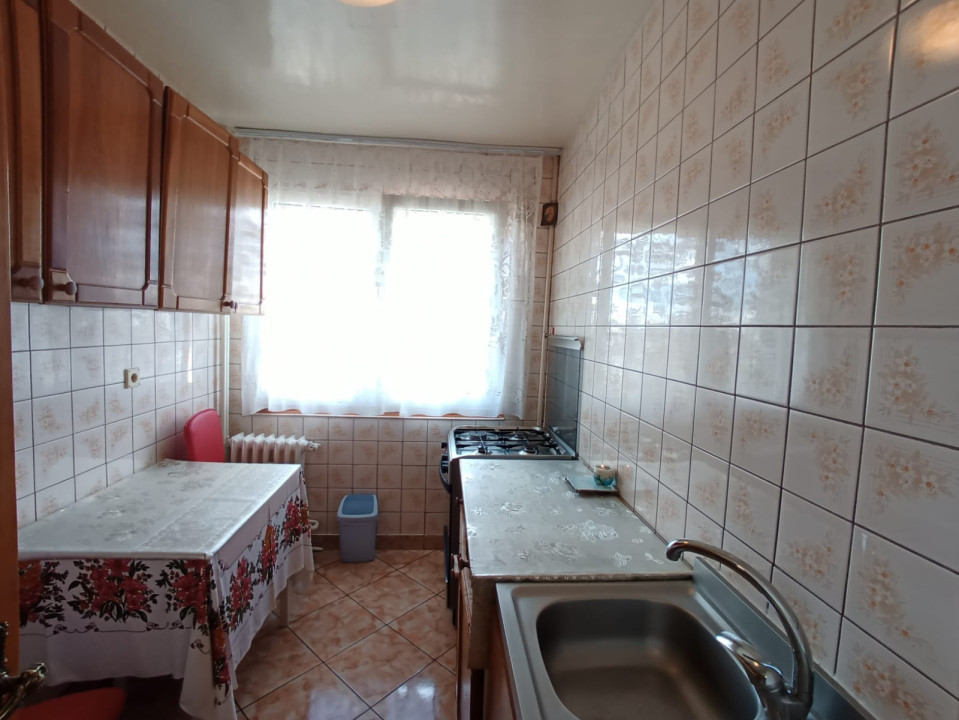 Apartament 3 camere semideomandat - Alexandru Obregia 