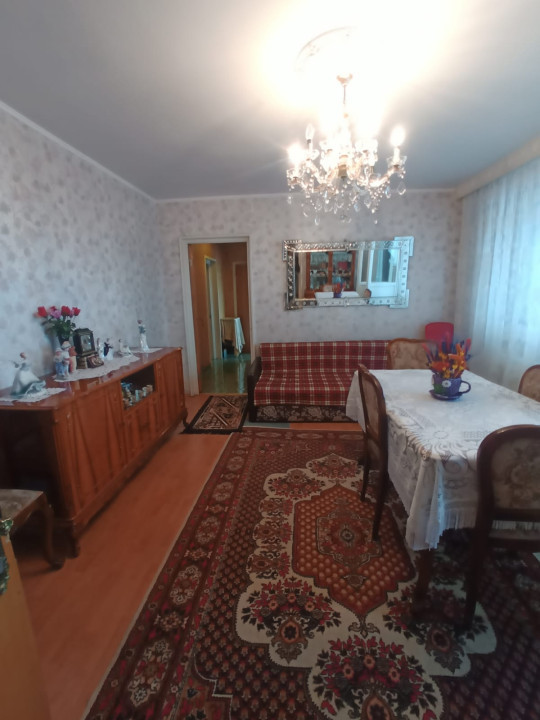 Apartament 3 camere semideomandat - Alexandru Obregia 