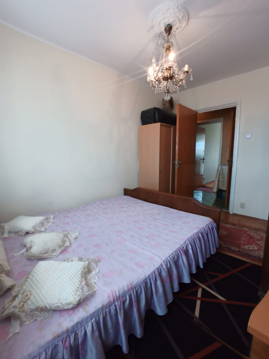 Apartament 3 camere semideomandat - Alexandru Obregia 