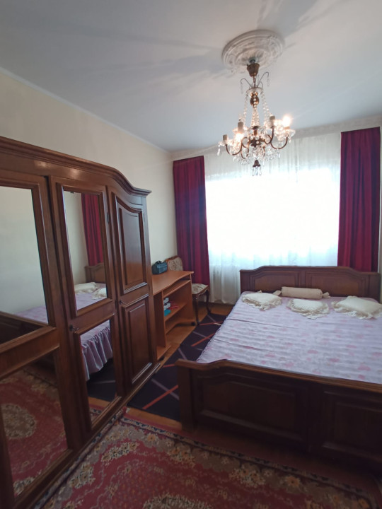 Apartament 3 camere semideomandat - Alexandru Obregia 