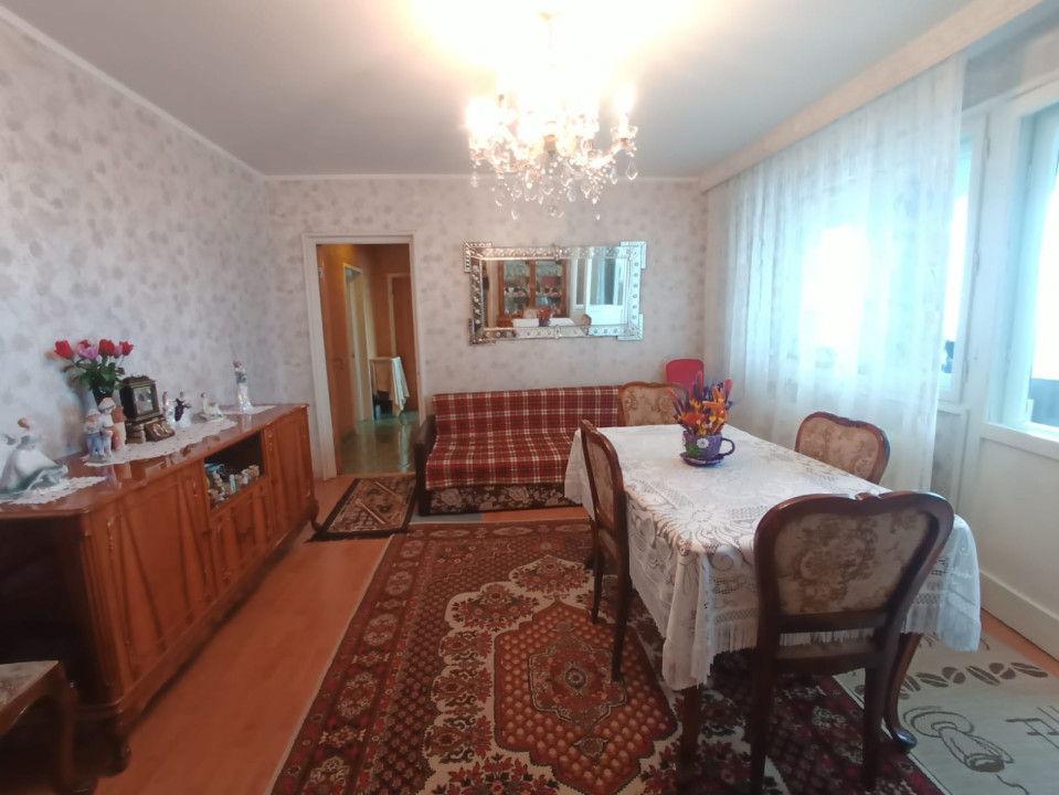 Apartament 3 camere semideomandat - Alexandru Obregia 