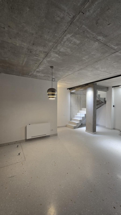 Apartament 4 camere + curte - zona Dorobanti