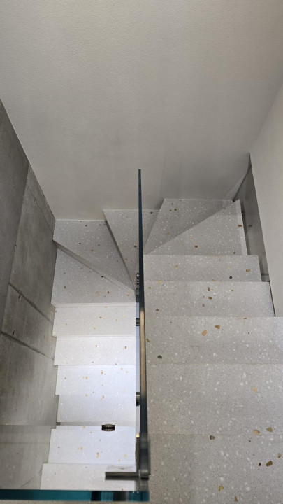 Apartament 4 camere + curte - zona Dorobanti