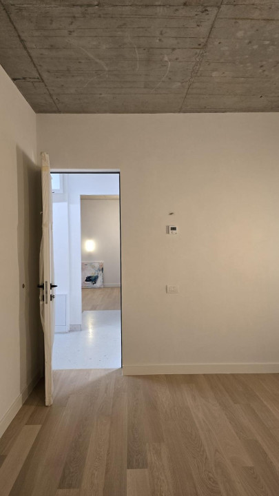 Apartament 4 camere + curte - zona Dorobanti