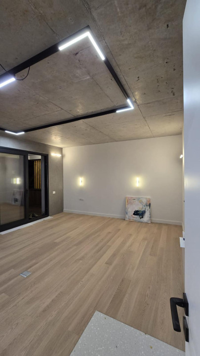 Apartament 4 camere + curte - zona Dorobanti