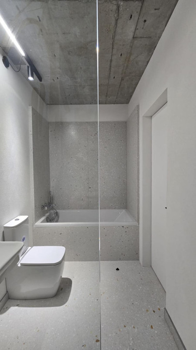 Apartament 4 camere + curte - zona Dorobanti