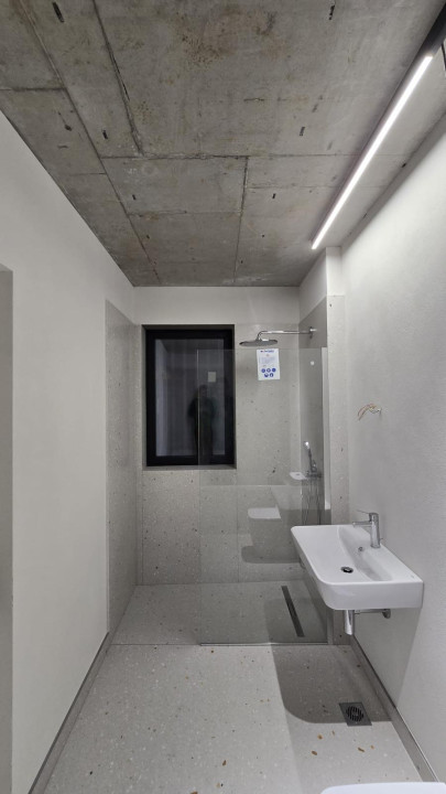Apartament 4 camere + curte - zona Dorobanti