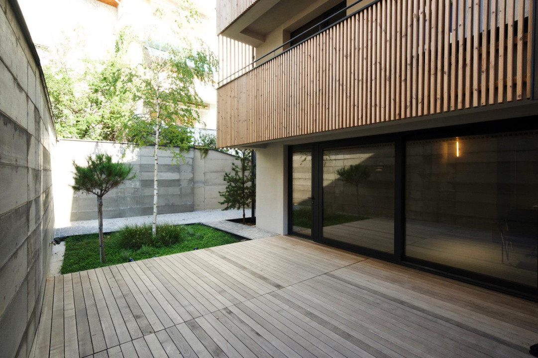 Apartament 4 camere + curte - zona Dorobanti