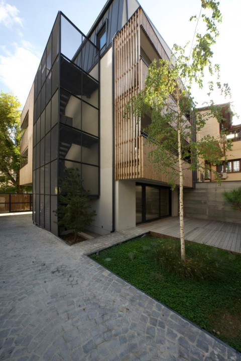 Apartament 4 camere + curte - zona Dorobanti