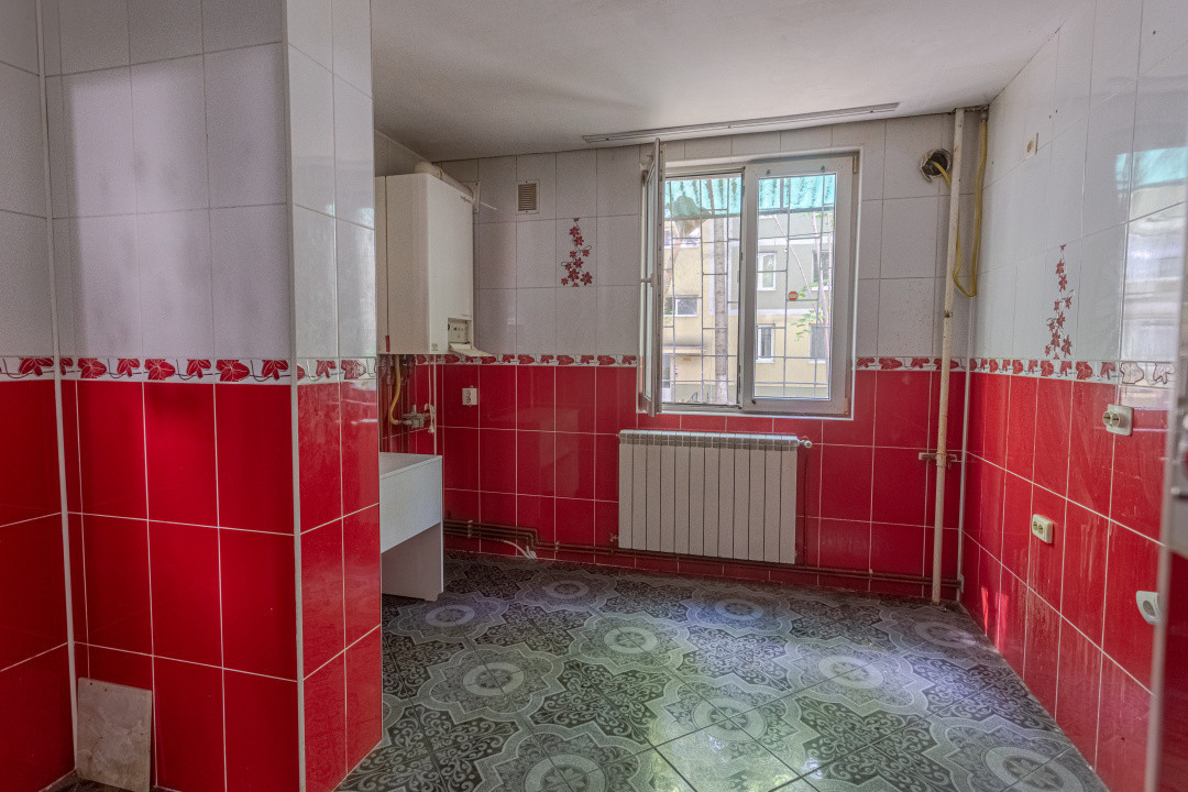 Apartament 3 camere decomandat-central propie-Izvorul Crisului