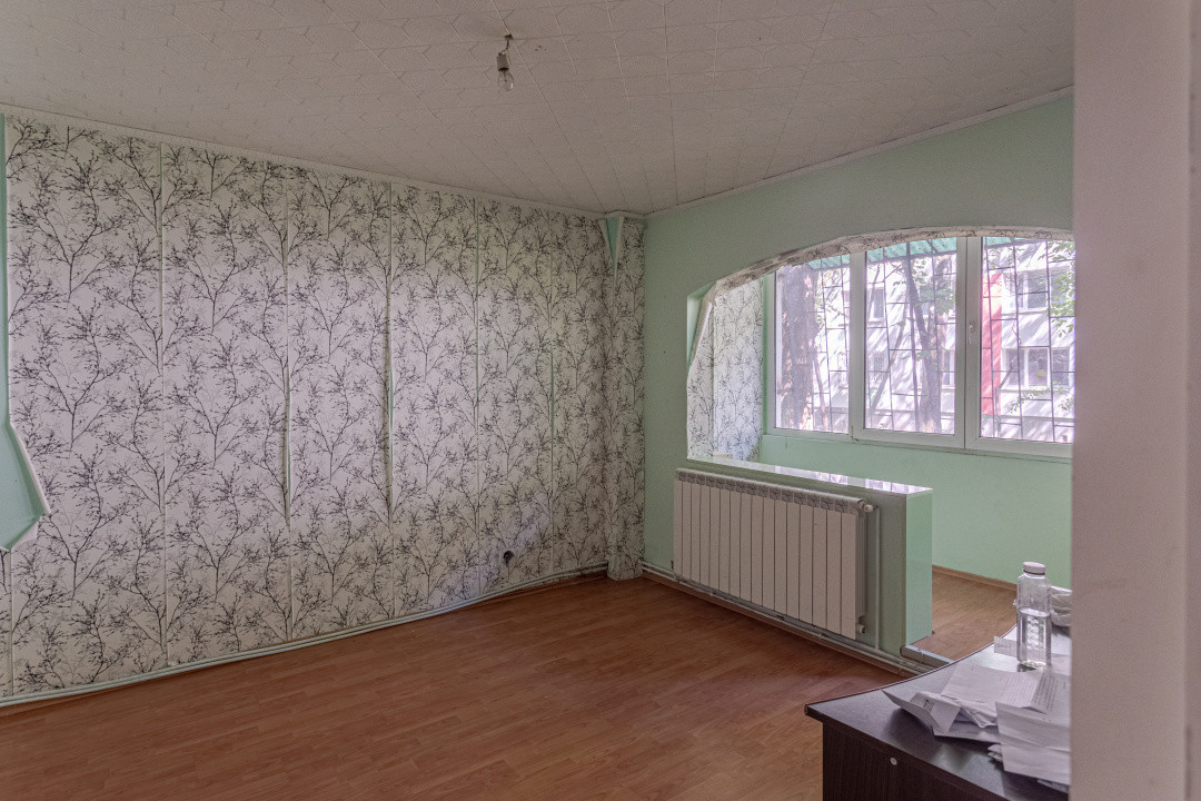 Apartament 3 camere decomandat-central propie-Izvorul Crisului