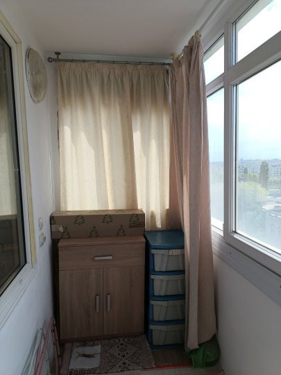 Apartament -2 camere -semidecomandat-Zona Colentina