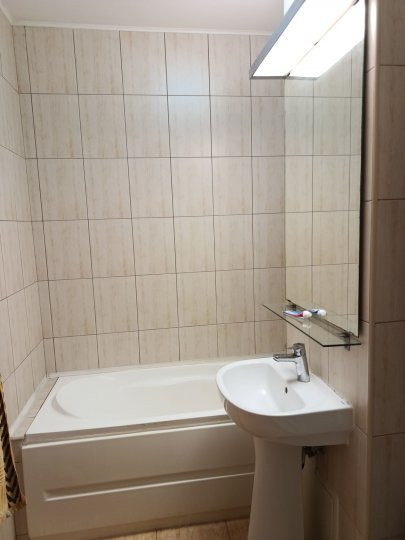 Apartament -2 camere -semidecomandat-Zona Colentina