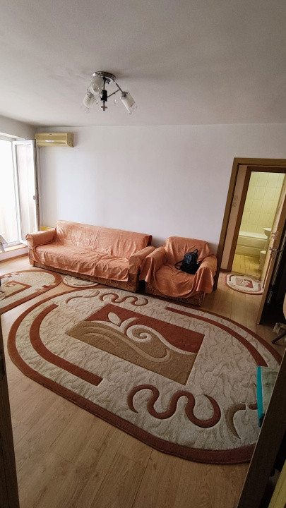 Apartament -2 camere -semidecomandat-Zona Colentina