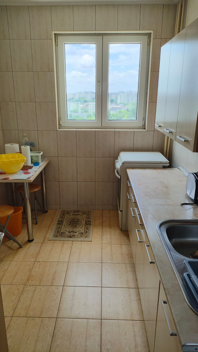 Apartament -2 camere -semidecomandat-Zona Colentina