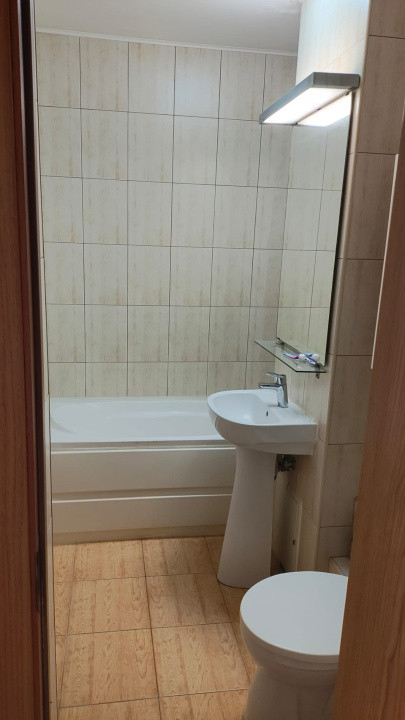 Apartament -2 camere -semidecomandat-Zona Colentina