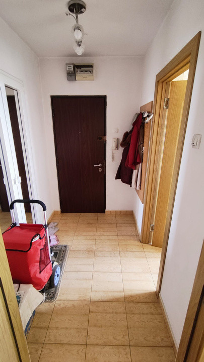 Apartament -2 camere -semidecomandat-Zona Colentina