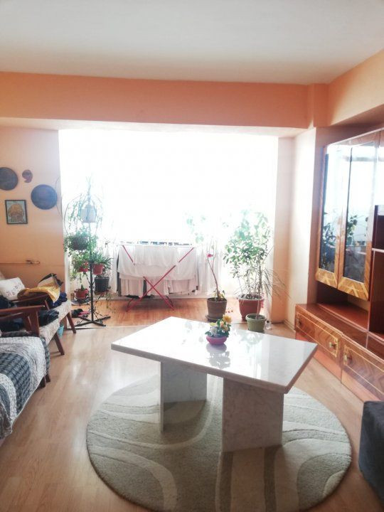 Apartament 3 camere - DECOMANDAT-  zona ALEXANDRIEI - MARGEANULUI 