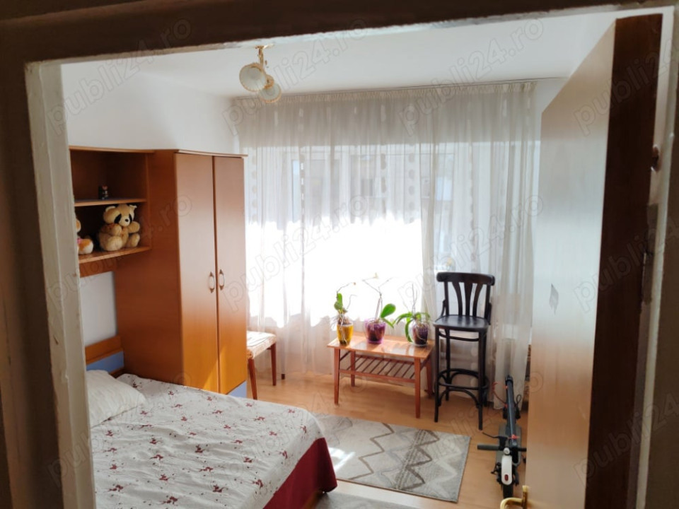 Apartament 3 camere - DECOMANDAT-  zona ALEXANDRIEI - MARGEANULUI 