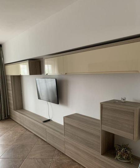 Apartament -3 camere -decomandat-Zona Margeanului-Petre Ispirescu
