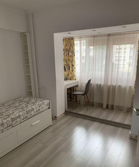 Apartament -3 camere -decomandat-Zona Margeanului-Petre Ispirescu