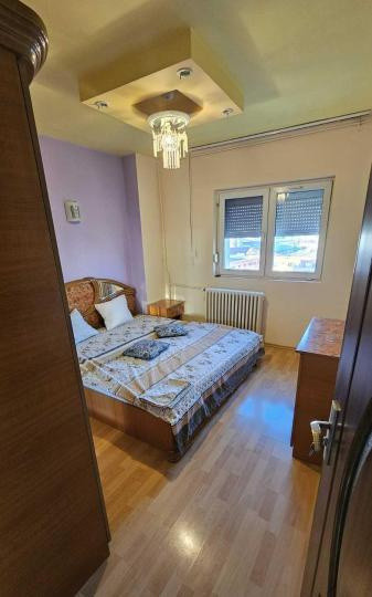 Apartament -3 camere -semidecomandat-Zona Sebastian
