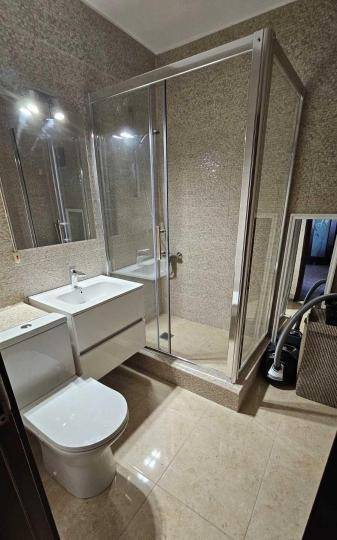 Apartament -3 camere -semidecomandat-Zona Sebastian