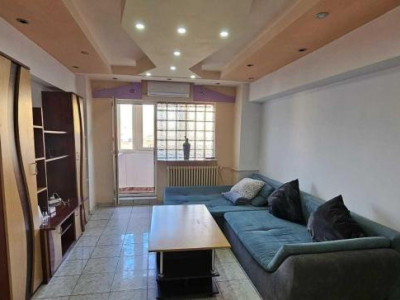 Apartament -3 camere -semidecomandat-Zona Sebastian