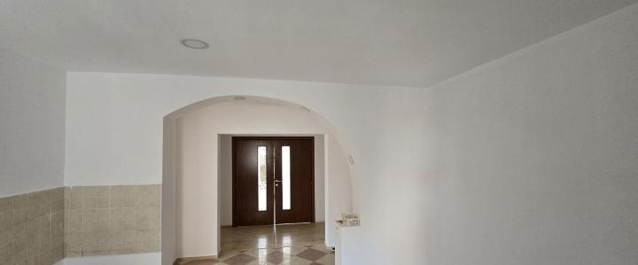 Apartament -4 camere -decomandat-Zona Sebastian -13 Septembrie