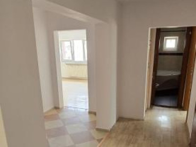 Apartament -4 camere -decomandat-Zona Sebastian -13 Septembrie