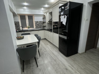 APARTAMENT 4 CAMERE,SEBASTIAN-PARC