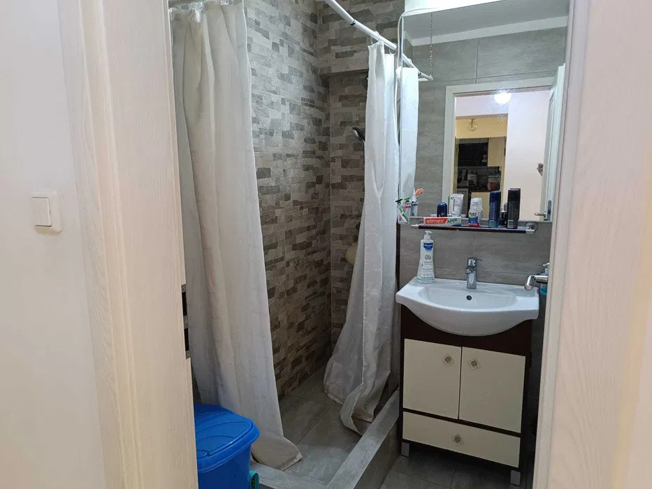 Apartament 4 camere -decomandat-Calea Mosilor