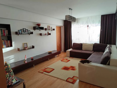 Apartament 4 camere -decomandat-Calea Mosilor